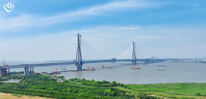 蓝狮娱乐注册:世界最大跨度斜拉桥,我国常泰长江大桥以“毫米级”精度顺利合龙