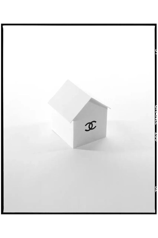 蓝狮娱乐官方:给她的宇宙,Matthieu Blazy重塑香奈儿女性