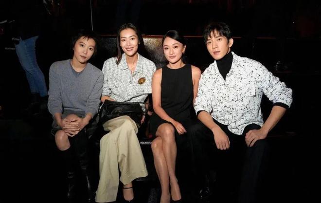 蓝狮娱乐官方:给她的宇宙,Matthieu Blazy重塑香奈儿女性