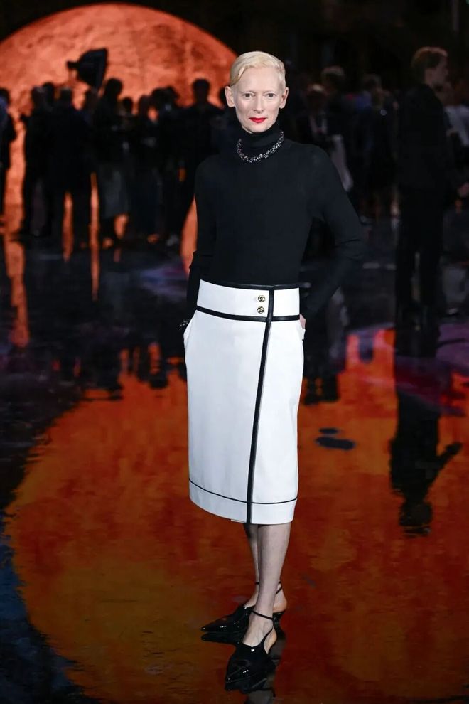 蓝狮娱乐官方:给她的宇宙,Matthieu Blazy重塑香奈儿女性